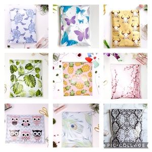 300 (10 x 13) poly mailers. Mix prints.